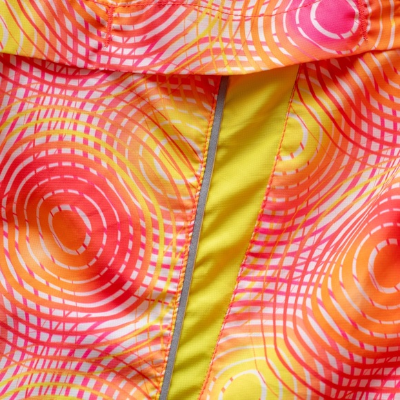 Saucony Women’s Runner windbreaker jacket - Picture 7 of 10